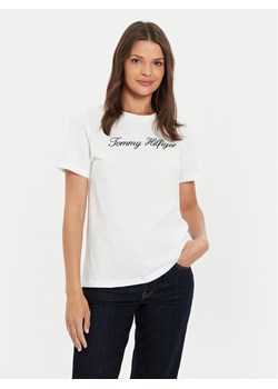 Tommy Hilfiger T-Shirt Script WW0WW43459 Écru Regular Fit ze sklepu MODIVO w kategorii Bluzki damskie - zdjęcie 182740787