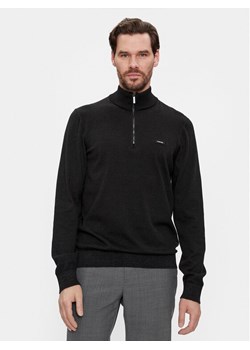 Calvin Klein Sweter K10K112735 Czarny Regular Fit ze sklepu MODIVO w kategorii Swetry męskie - zdjęcie 182741759