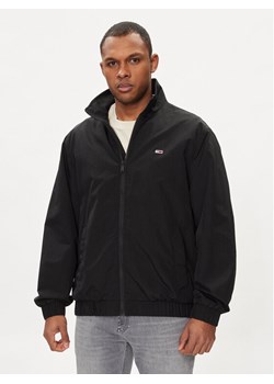 Tommy Jeans Kurtka bomber Essential DM0DM17982 Czarny Regular Fit ze sklepu MODIVO w kategorii Kurtki męskie - zdjęcie 182741827