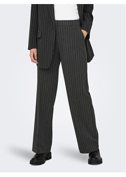 ONLY Spodnie materiałowe 15304267 Szary Straight Fit ze sklepu MODIVO w kategorii Spodnie damskie - zdjęcie 182741946