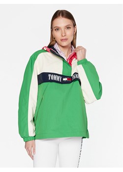 Tommy Jeans Kurtka anorak Chicago DW0DW15343 Kolorowy Relaxed Fit ze sklepu MODIVO w kategorii Kurtki damskie - zdjęcie 182742539