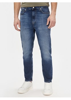 Calvin Klein Jeans Jeansy Dad Jean J30J324187 Granatowy Slim Fit ze sklepu MODIVO w kategorii Jeansy męskie - zdjęcie 182743297