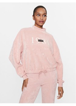 Guess Bluza Aleta V3BQ00 KBC00 Różowy Regular Fit ze sklepu MODIVO w kategorii Bluzy damskie - zdjęcie 182743808