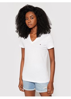 Tommy Hilfiger T-Shirt Heritage V-Neck Tee WW0WW24969 Biały Regular Fit ze sklepu MODIVO w kategorii Bluzki damskie - zdjęcie 182744505