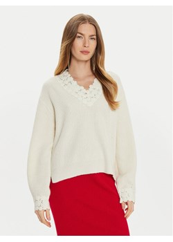 TWINSET Sweter 242TT3422 Biały Loose Fit ze sklepu MODIVO w kategorii Swetry damskie - zdjęcie 182744678