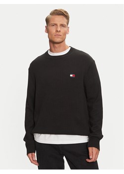 Tommy Jeans Sweter Badge DM0DM20706 Czarny Regular Fit ze sklepu MODIVO w kategorii Swetry męskie - zdjęcie 182747115