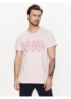 Guess T-Shirt M3GI15 K8FQ4 Różowy Regular Fit ze sklepu MODIVO w kategorii T-shirty męskie - zdjęcie 182747518