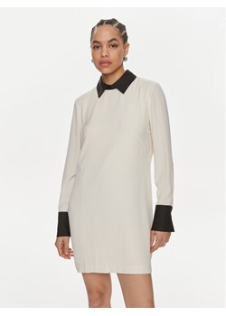 ViCOLO Sukienka codzienna TB0156 Écru Regular Fit ze sklepu MODIVO w kategorii Sukienki - zdjęcie 182747917