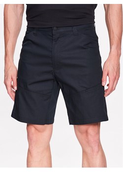 Wrangler Szorty materiałowe Rugged Trail WA3GFF100 112333352 Czarny Regular Fit ze sklepu MODIVO w kategorii Spodenki męskie - zdjęcie 182747979