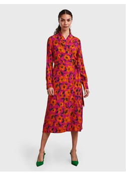 YAS Sukienka codzienna Sigga 26028909 Kolorowy Regular Fit ze sklepu MODIVO w kategorii Sukienki - zdjęcie 182748925