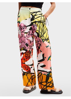 Desigual Spodnie materiałowe MONSIEUR CHRISTIAN LACROIX Ericeira 24SWPW27 Kolorowy Regular Fit ze sklepu MODIVO w kategorii Spodnie damskie - zdjęcie 182749686