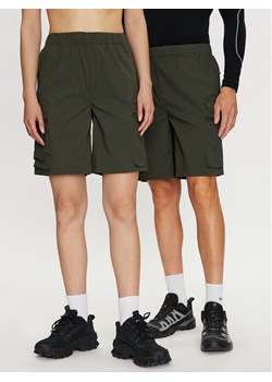 Rains Szorty sportowe Tomar Shorts 19310 Zielony Regular Fit ze sklepu MODIVO w kategorii Spodenki męskie - zdjęcie 182750018