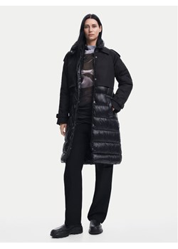 Desigual Kurtka zimowa Estocolmo 24WWEW92 Czarny Regular Fit ze sklepu MODIVO w kategorii Kurtki damskie - zdjęcie 182750615