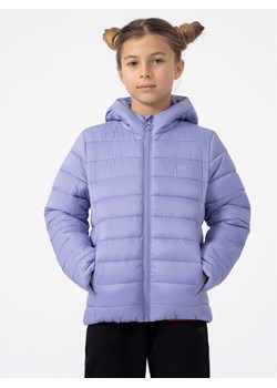 4F Kurtka zimowa 4FJAW23TDJAF266 Fioletowy Regular Fit ze sklepu MODIVO w kategorii Kurtki dziewczęce - zdjęcie 182750716