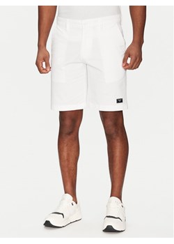Emporio Armani Underwear Szorty materiałowe EM000591 AF12336 U0002 Biały Regular Fit ze sklepu MODIVO w kategorii Spodenki męskie - zdjęcie 182750949