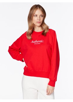 New Balance Bluza WT31557 Czerwony Regular Fit ze sklepu MODIVO w kategorii Bluzy damskie - zdjęcie 182751636