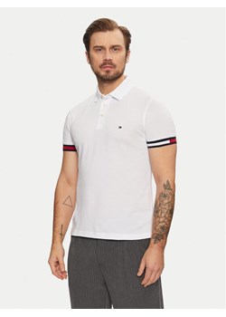 Tommy Hilfiger Polo Flag Cuff MW0MW37518 Biały Slim Fit ze sklepu MODIVO w kategorii T-shirty męskie - zdjęcie 182752536