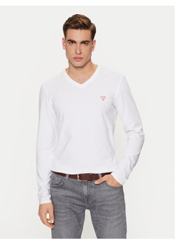 Guess Longsleeve M2YI08 J1314 Biały Slim Fit ze sklepu MODIVO w kategorii T-shirty męskie - zdjęcie 182752639