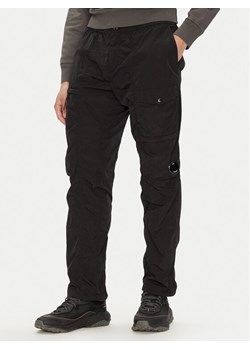 C.P. Company Spodnie materiałowe 18CMPA063A005904G Czarny Regular Fit ze sklepu MODIVO w kategorii Spodnie męskie - zdjęcie 182752907