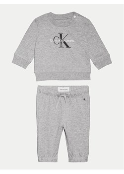 Calvin Klein Jeans Dres Monogram IN0IN00017 Szary Regular Fit ze sklepu MODIVO w kategorii Dresy dla niemowlaka - zdjęcie 182752929