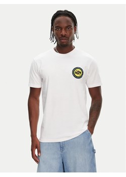 Quiksilver T-Shirt Circle Back Ss EQYZT08054 Biały Regular Fit ze sklepu MODIVO w kategorii T-shirty męskie - zdjęcie 182753046