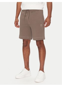 BOSS Szorty sportowe Sewalk 50511726 Beżowy Regular Fit ze sklepu MODIVO w kategorii Spodenki męskie - zdjęcie 182753507