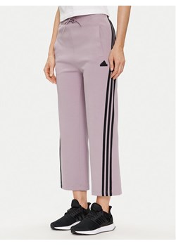 adidas Spodnie dresowe Future Icons 3-Stripes IS3661 Fioletowy Regular Fit - id: 0000303552480 - marki adidas - 182753557 adidas Spodnie dresowe Future Icons 3-Stripes IS3661 Fioletowy Regular Fit ze sklepu MODIVO w kategorii Spodnie damskie - zdjęcie 182753557