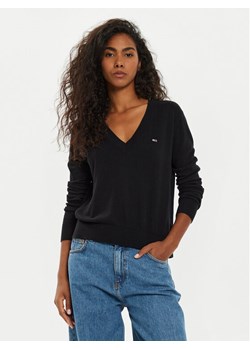 Tommy Jeans Sweter Tjw Essential DW0DW18670 Czarny Regular Fit ze sklepu MODIVO w kategorii Swetry damskie - zdjęcie 182753776