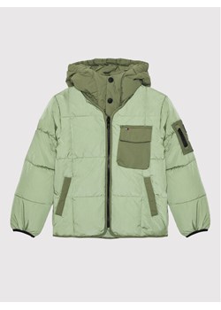 Tommy Hilfiger Kurtka zimowa Detachable Hood KB0KB06669 D Zielony Regular Fit ze sklepu MODIVO w kategorii Kurtki chłopięce - zdjęcie 182754285