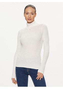 Tommy Jeans Golf Essential DW0DW16537 Biały Slim Fit ze sklepu MODIVO w kategorii Swetry damskie - zdjęcie 182755387