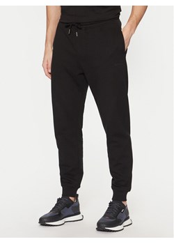 BOSS Spodnie dresowe 50533392 Czarny Regular Fit ze sklepu MODIVO w kategorii Spodnie męskie - zdjęcie 182755547