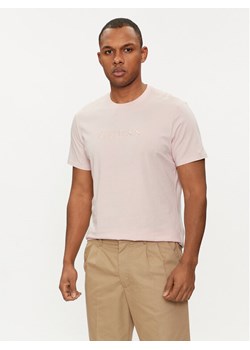Guess T-Shirt M2BP47 K7HD0 Różowy Slim Fit ze sklepu MODIVO w kategorii T-shirty męskie - zdjęcie 182755588
