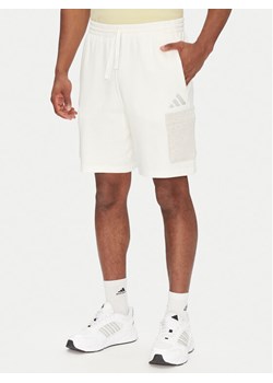 adidas Szorty sportowe ALL SZN French Terry Colorblock JN9483 Biały Regular Fit ze sklepu MODIVO w kategorii Spodenki męskie - zdjęcie 182755979