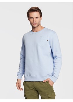 Alpha Industries Bluza Pocket 108303 Błękitny Regular Fit ze sklepu MODIVO w kategorii Bluzy męskie - zdjęcie 182756138