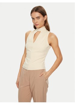 Guess Bluzka W5RP05 KCBO2 Écru Regular Fit ze sklepu MODIVO w kategorii Bluzki damskie - zdjęcie 182756165