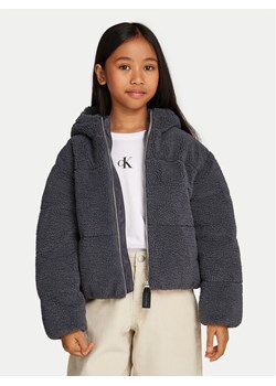 Calvin Klein Jeans Kurtka puchowa IG0IG02681 Czarny Regular Fit ze sklepu MODIVO w kategorii Kurtki dziewczęce - zdjęcie 182756625