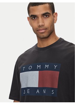 Tommy Jeans T-Shirt Big Flag DM0DM18547 Czarny Oversize ze sklepu MODIVO w kategorii T-shirty męskie - zdjęcie 182756755
