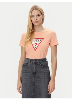 Guess T-Shirt W1YI1B I3Z14 Koralowy Regular Fit ze sklepu MODIVO w kategorii Bluzki damskie - zdjęcie 182756888