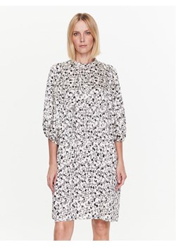 Bruuns Bazaar Sukienka codzienna Sarina BBW3370 Écru Regular Fit ze sklepu MODIVO w kategorii Sukienki - zdjęcie 182756939