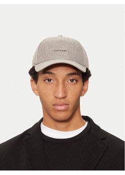 Calvin Klein Czapka z daszkiem K50K512000 Szary ze sklepu MODIVO w kategorii Czapki z daszkiem męskie - zdjęcie 182757145