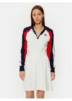 Tommy Jeans Sukienka codzienna DW0DW19467 Kolorowy Regular Fit ze sklepu MODIVO w kategorii Sukienki - zdjęcie 182757679