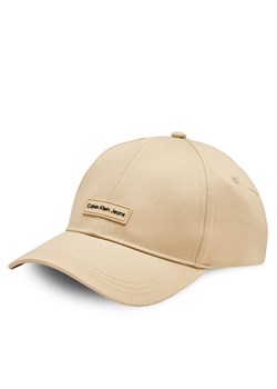 Calvin Klein Jeans Czapka z daszkiem Inst Patch Cap K50K512141 Beżowy ze sklepu MODIVO w kategorii Czapki z daszkiem męskie - zdjęcie 182757726