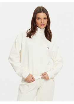 Guess Bluza V5RQ10 KCAY2 Écru Regular Fit - id: 0000304591068 - marki Guess - 182758048 Guess Bluza V5RQ10 KCAY2 Écru Regular Fit ze sklepu MODIVO w kategorii Bluzy damskie - zdjęcie 182758048