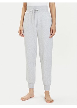 Emporio Armani Underwear Spodnie dresowe 164842 4R276 00048 Szary Relaxed Fit ze sklepu MODIVO w kategorii Spodnie damskie - zdjęcie 182758255