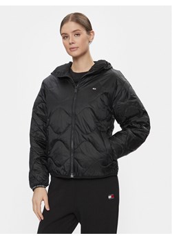 Tommy Jeans Kurtka przejściowa DW0DW17242 Czarny Regular Fit ze sklepu MODIVO w kategorii Kurtki damskie - zdjęcie 182758538