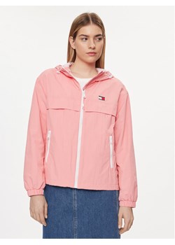 Tommy Jeans Wiatrówka Chicago DW0DW17747 Różowy Regular Fit ze sklepu MODIVO w kategorii Kurtki damskie - zdjęcie 182758785