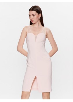 Kontatto Sukienka koktajlowa NO1013 Różowy Slim Fit ze sklepu MODIVO w kategorii Sukienki - zdjęcie 182759165