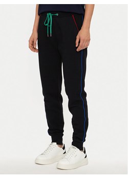 United Colors Of Benetton Spodnie dresowe 3J68DF010 Czarny Regular Fit ze sklepu MODIVO w kategorii Spodnie damskie - zdjęcie 182759656