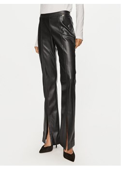 Gaudi Spodnie z imitacji skóry 421FD28002 Czarny Slim Fit ze sklepu MODIVO w kategorii Spodnie damskie - zdjęcie 182759775