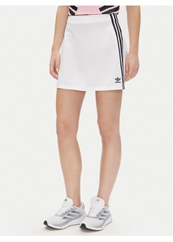 adidas Spódnica trapezowa adicolor 3-Stripes JD0284 Biały Regular Fit ze sklepu MODIVO w kategorii Spódnice - zdjęcie 182761307